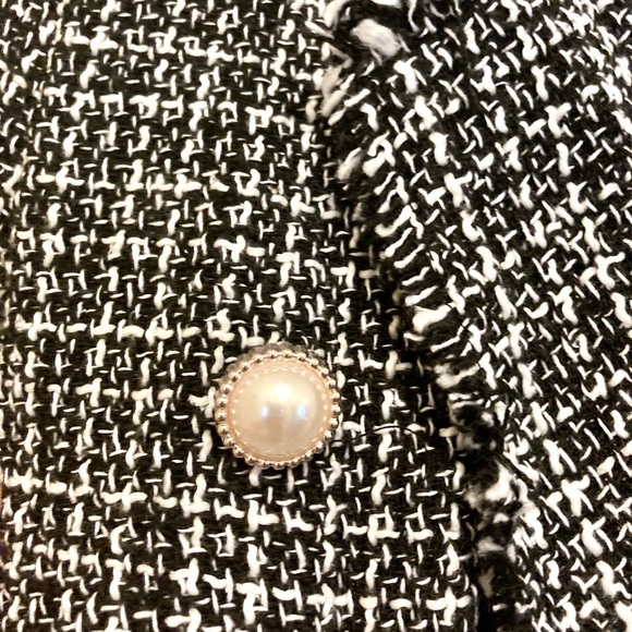 IT’S HERE!! 🛍 BLACK TWEED BLAZER - Picture 13 of 16